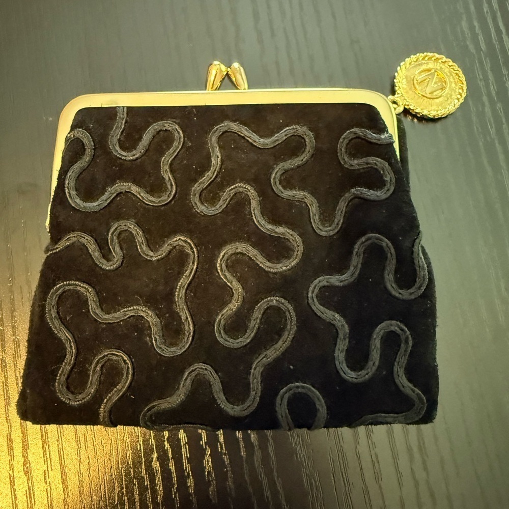 Vintage Albert Nipon | Black Velvet Coin Purse Wallet with Gold Accents - Picture 1 of 9